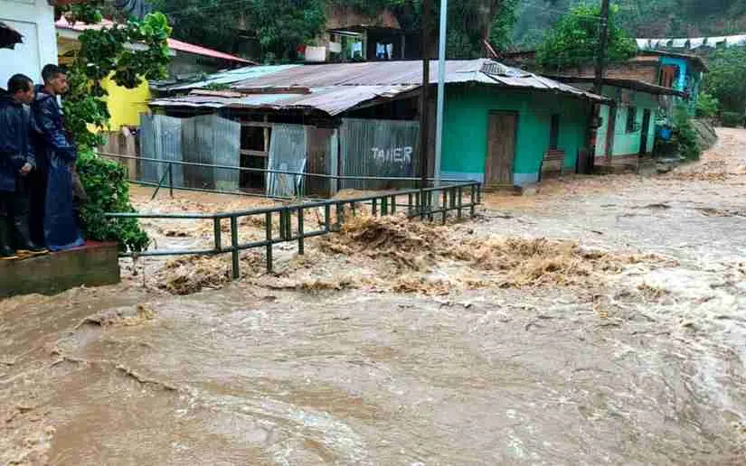 Floods in Nicaragua, brown water